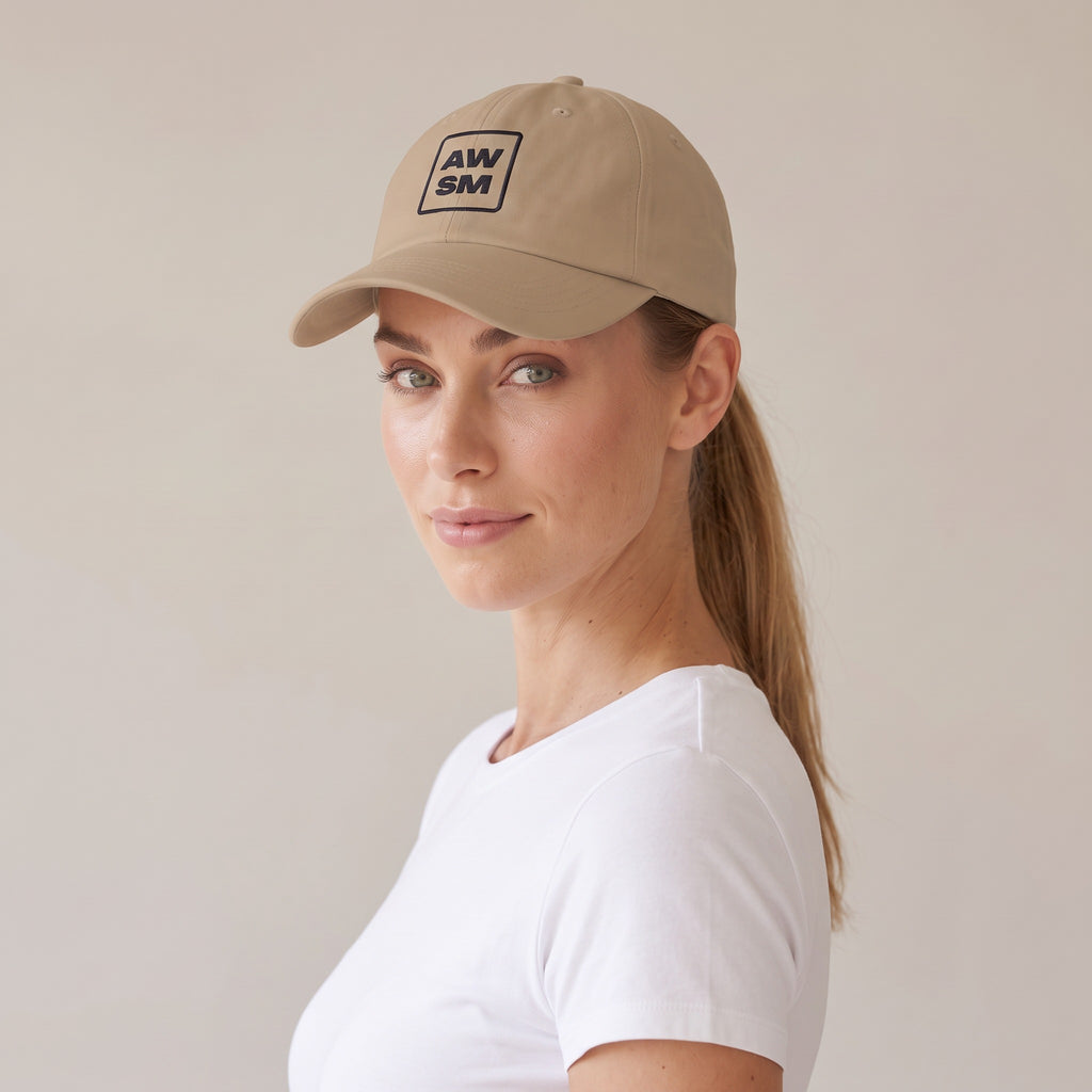 Plâtre Dad Hat — AWSM Atelier in Sahara Khaki, three-quarter view on the AWSM house model